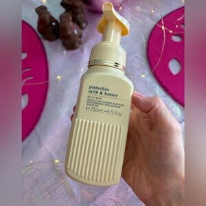 Bath and Body Works Pistachio Milk and Honey Foaming Hand Soap (259 ml)